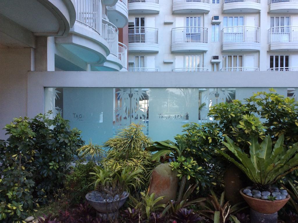 Mary'S Crib Cityland Prime Tagaytay With Free Wifi & Swimming Тагайтай Экстерьер фото