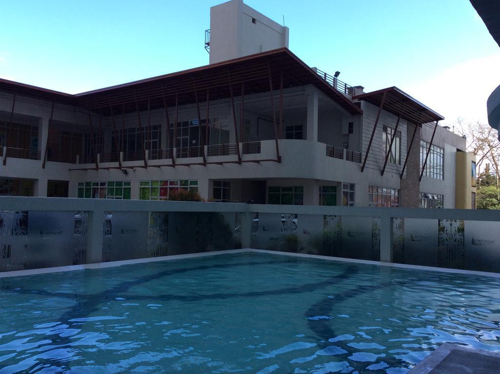 Mary'S Crib Cityland Prime Tagaytay With Free Wifi & Swimming Тагайтай Экстерьер фото